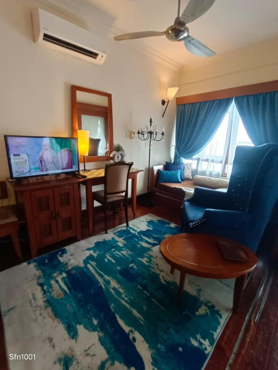 Suitetrails - Honeymoon Sunset Seaview Suite (Water Chalet)
