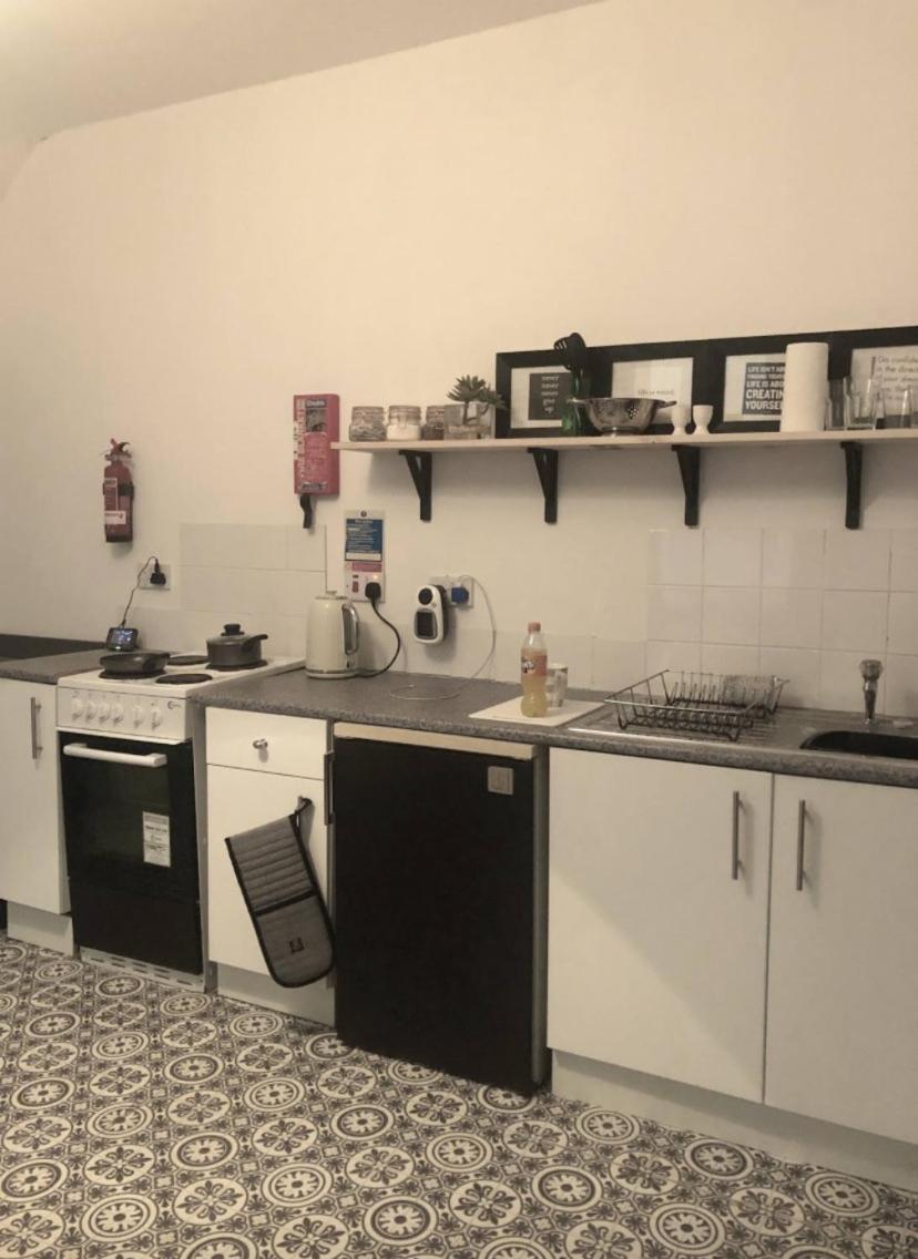 1 Richmond Tce, Flat 2 - Housity