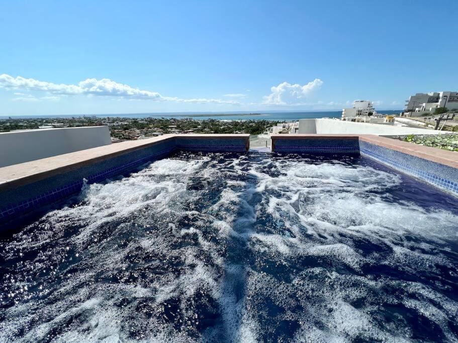 Departamento con vista al mar, alberca y jacuzzi - Housity