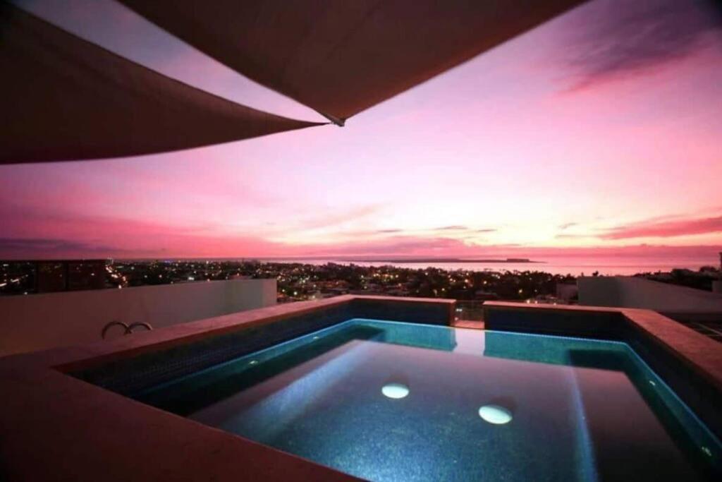 Departamento con vista al mar, alberca y jacuzzi - Housity