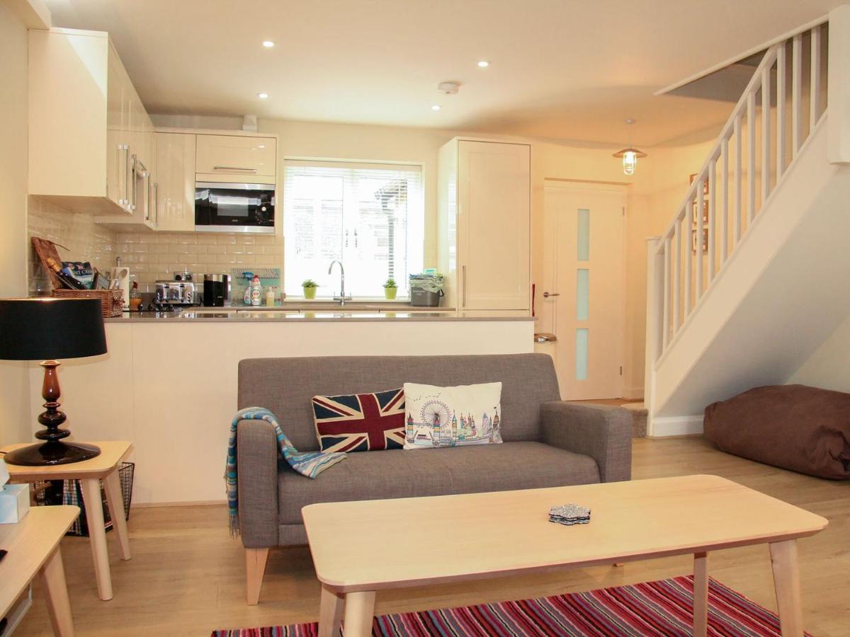 Old School Mews - Housity