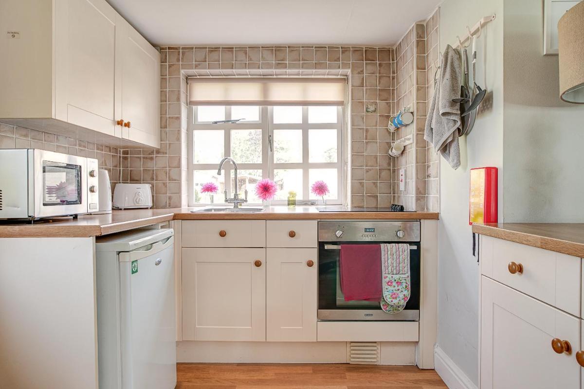 Suitetrails - Pretty Garden Annexe overlooking Open Fields