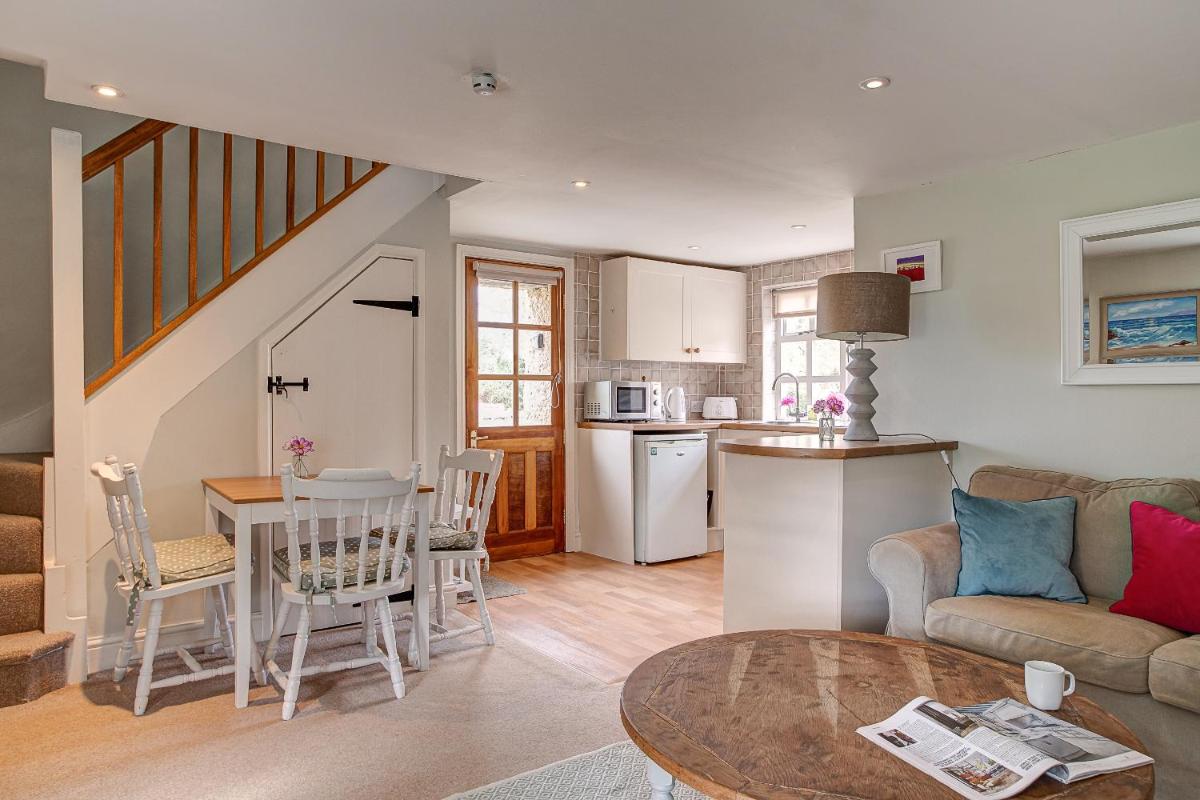 Suitetrails - Pretty Garden Annexe overlooking Open Fields