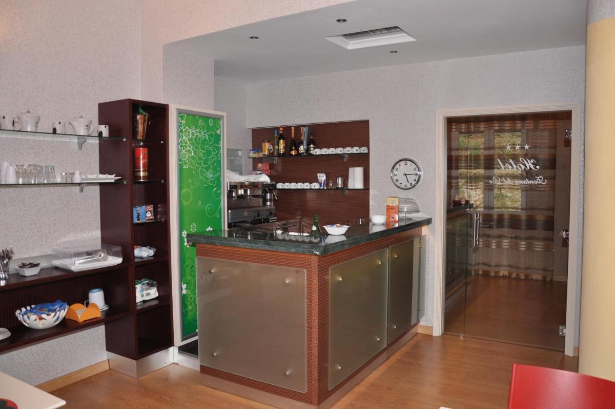 Hotel Fontana Del Re - Housity