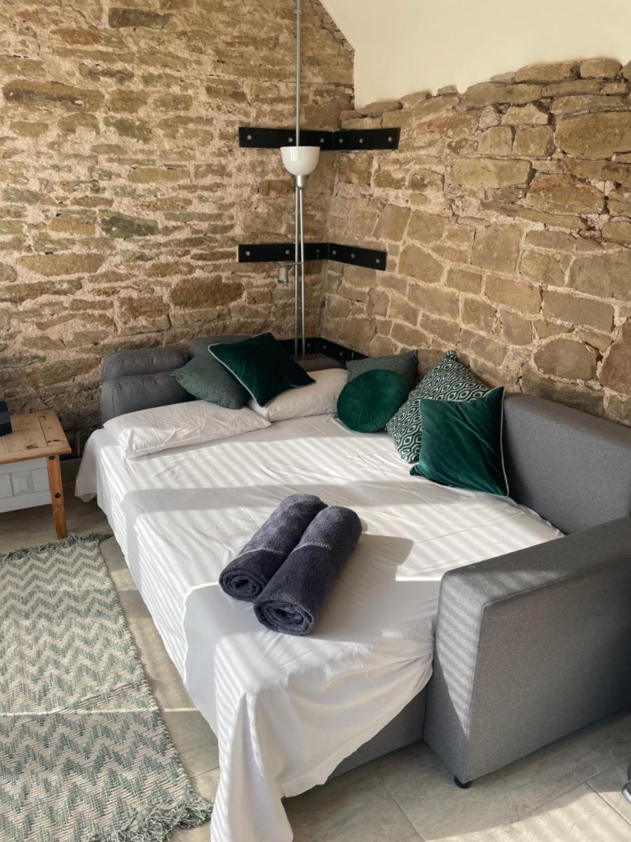 Beautiful countryside Byre conversion - Housity