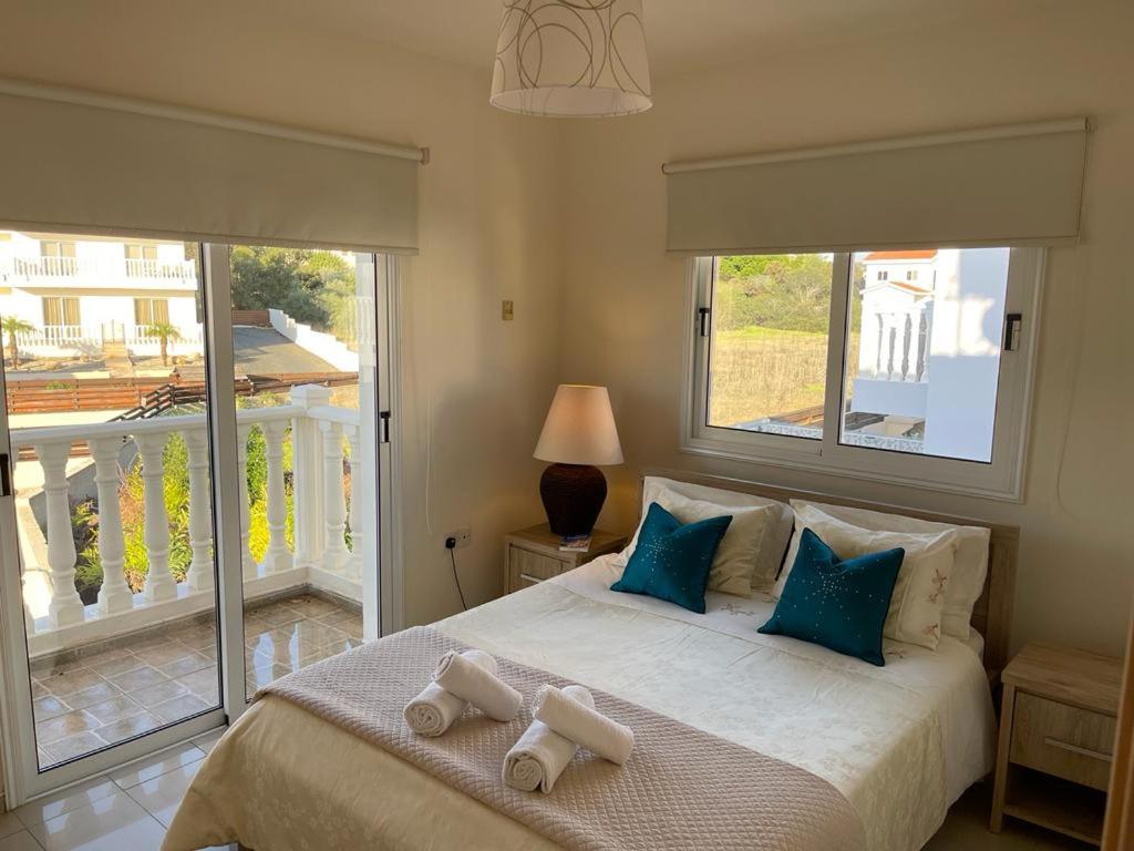 Suitetrails - Villa Nissi Beach