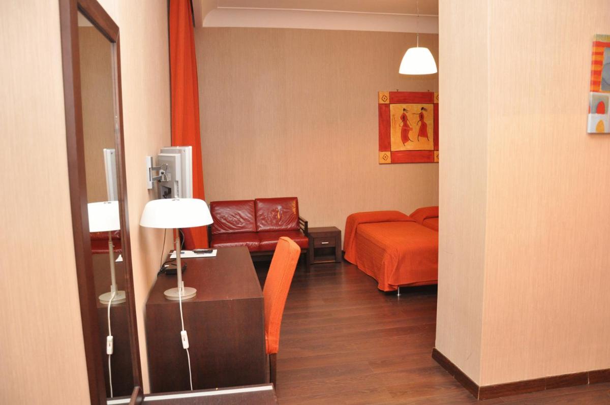 Hotel Fontana Del Re - Housity