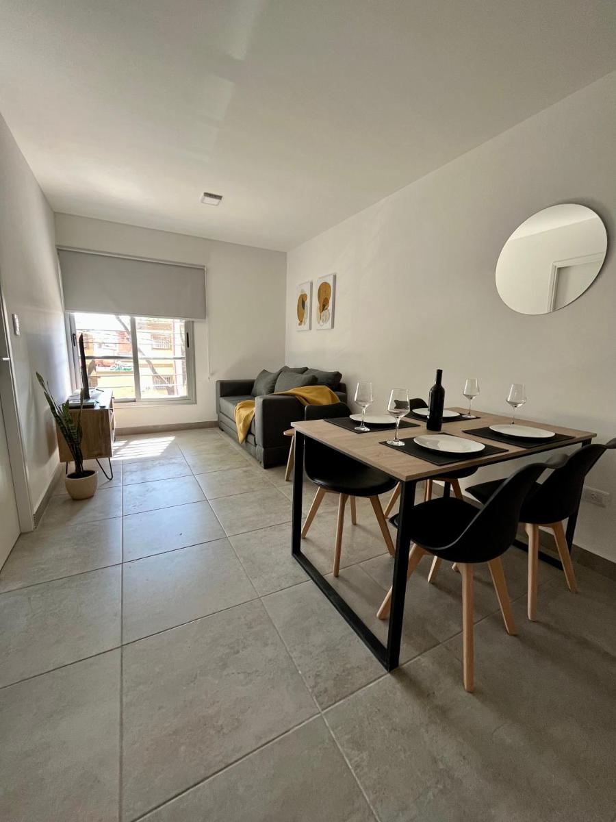 Hermoso Departamento Zona Residencial Mendoza - Hizvo
