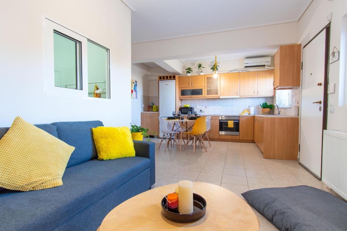 YelaYellow House Near to Airport, Rafina Port and Metropolitan Expo - Housity