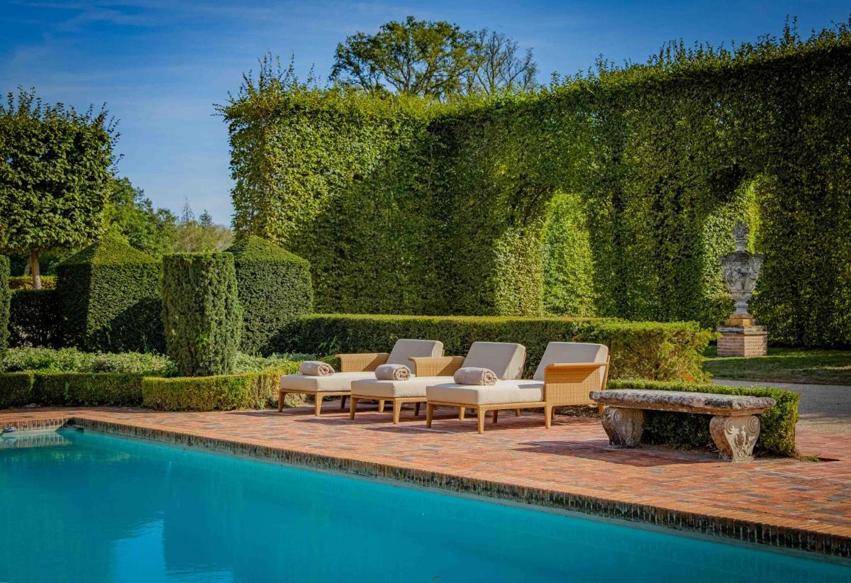 Piscine de l'établissement La Borde en Sologne Château & Spa ou située à proximité