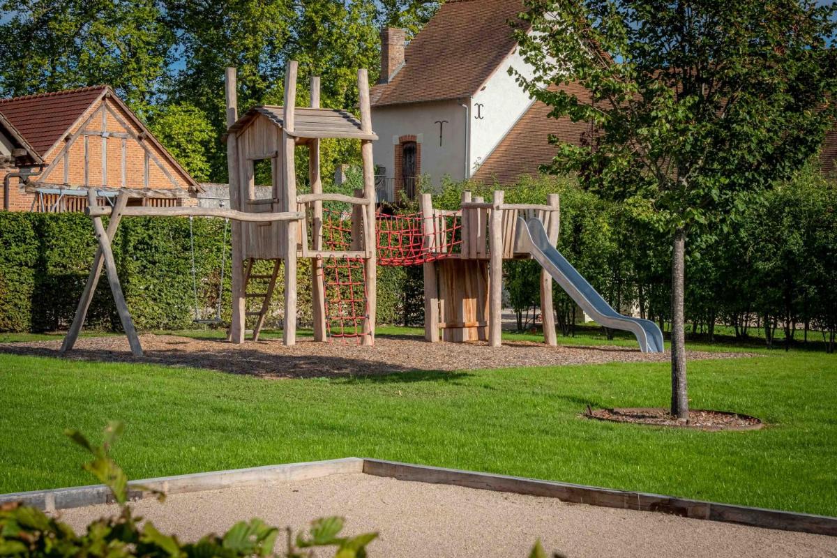 Aire de jeux pour enfants de l'établissement La Borde en Sologne Château & Spa