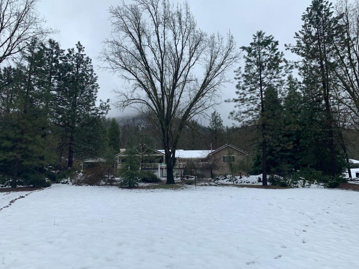 Private Resort Home in Yosemite w/River, 4Br-5Ba - Housity