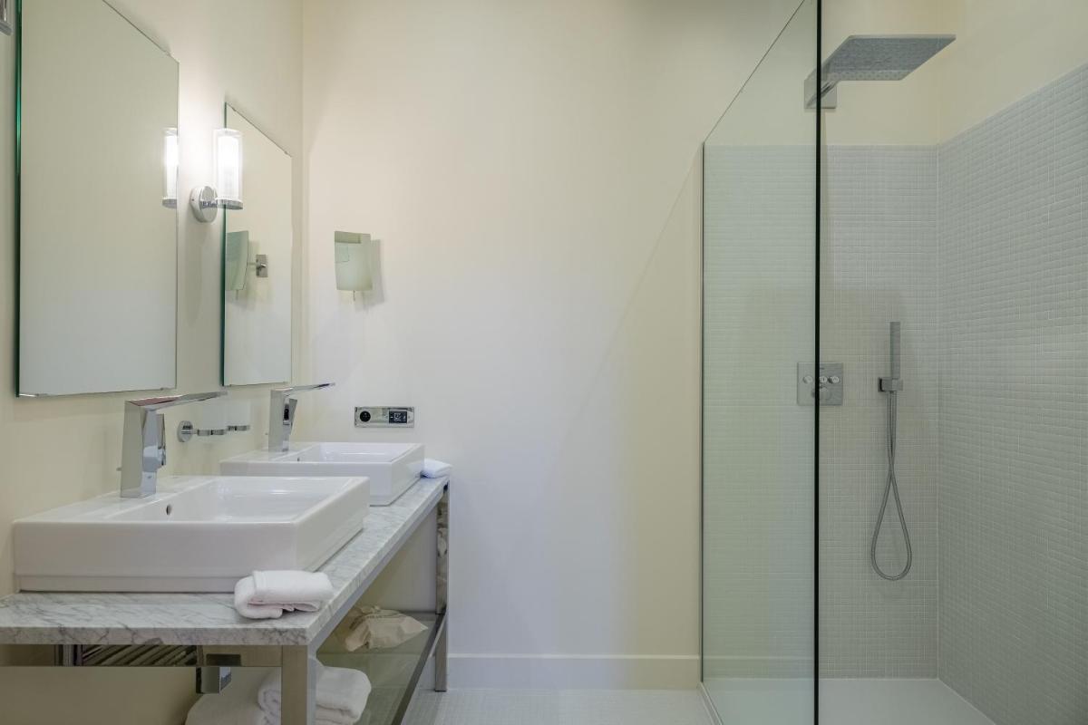 Salle de bains dans l'établissement La Borde en Sologne Château & Spa
