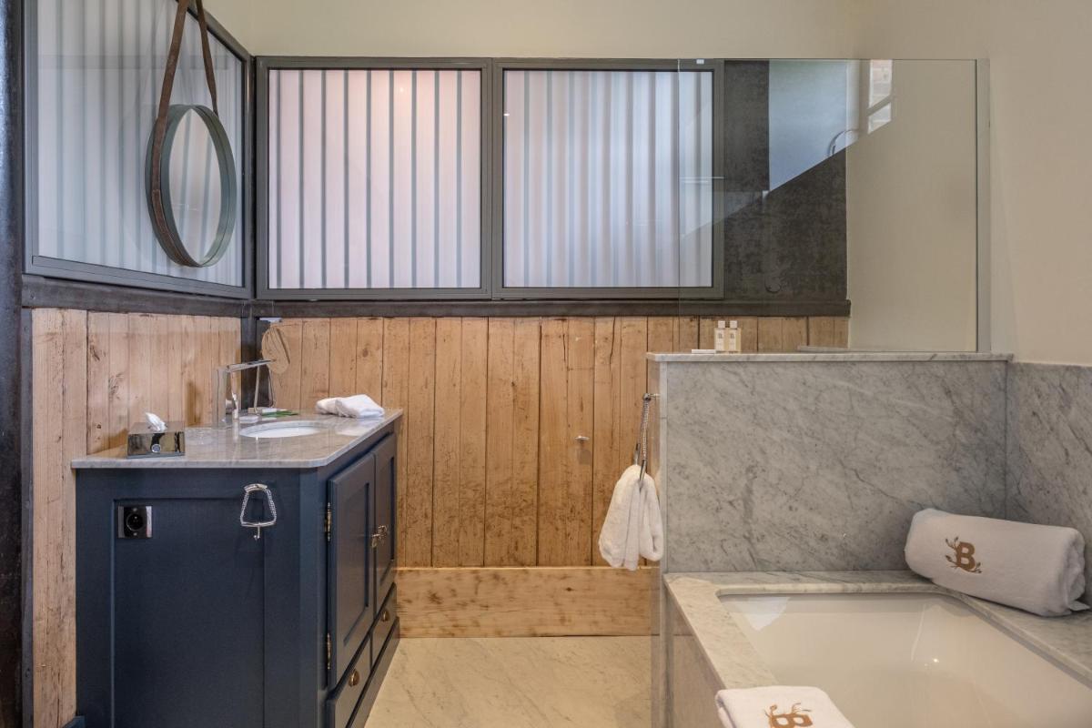 Salle de bains dans l'établissement La Borde en Sologne Château & Spa