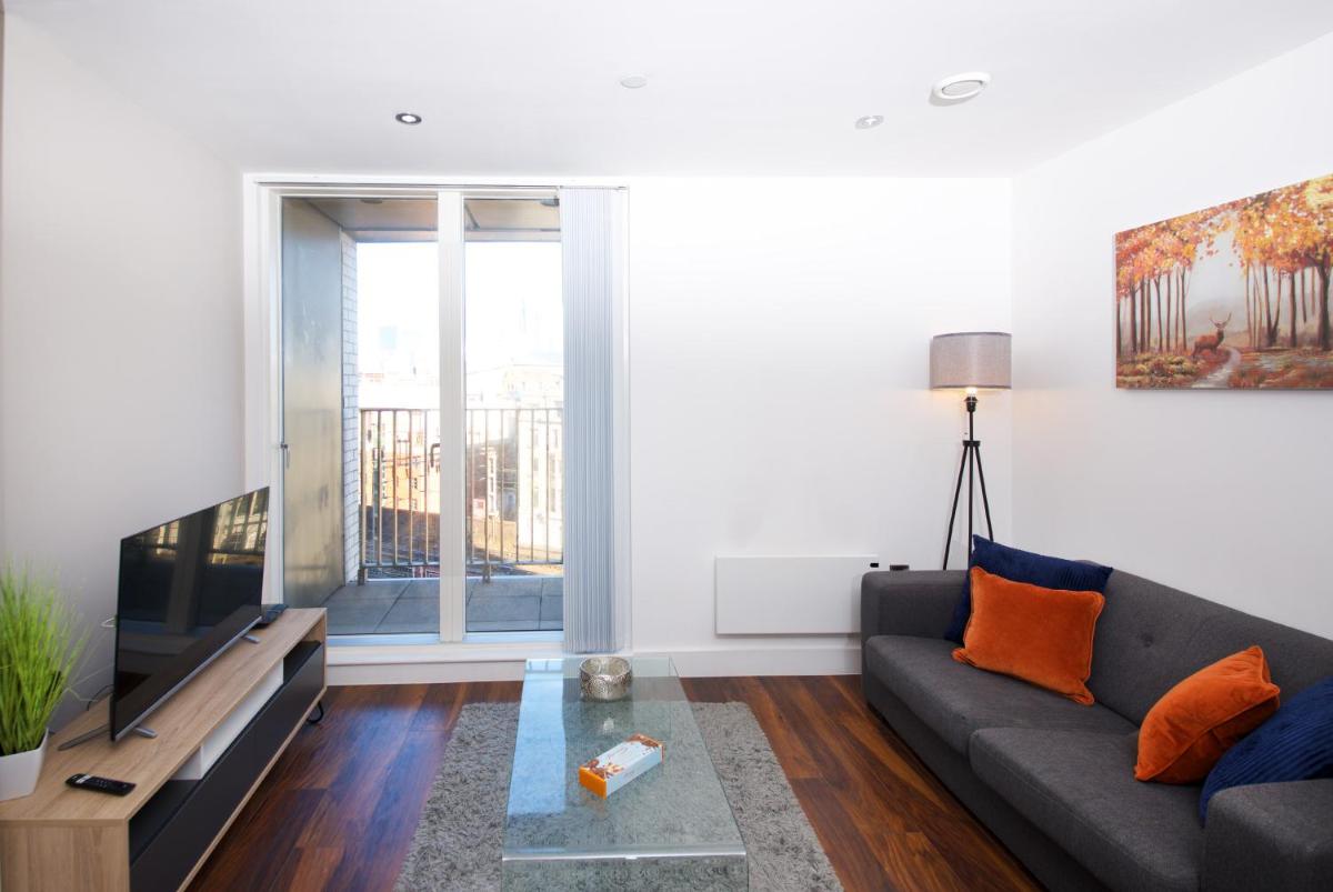 Modern 2 Bed & 2 Bath Manchester City Centre Apartment - Housity