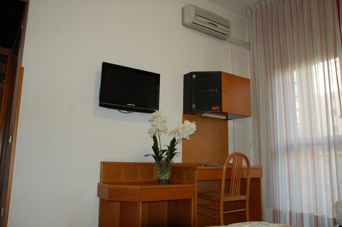 Albergo Ristorante Del Ponte - Housity