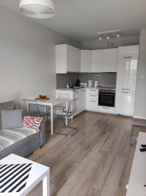 Branickiego 21 Apartment close Medicover and Paley - Housity