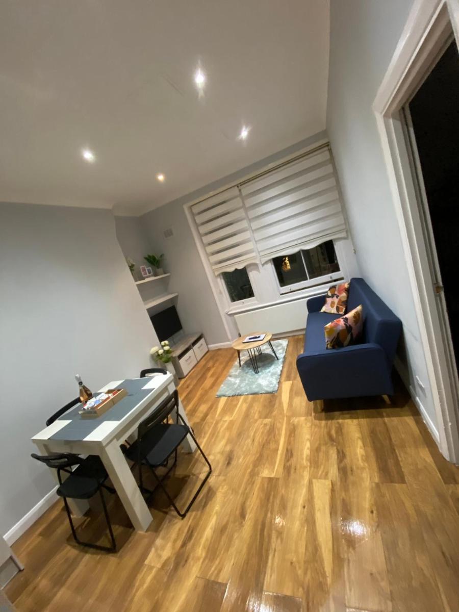 Stunning 2 bed flat in Ladbroke Grove - Housity