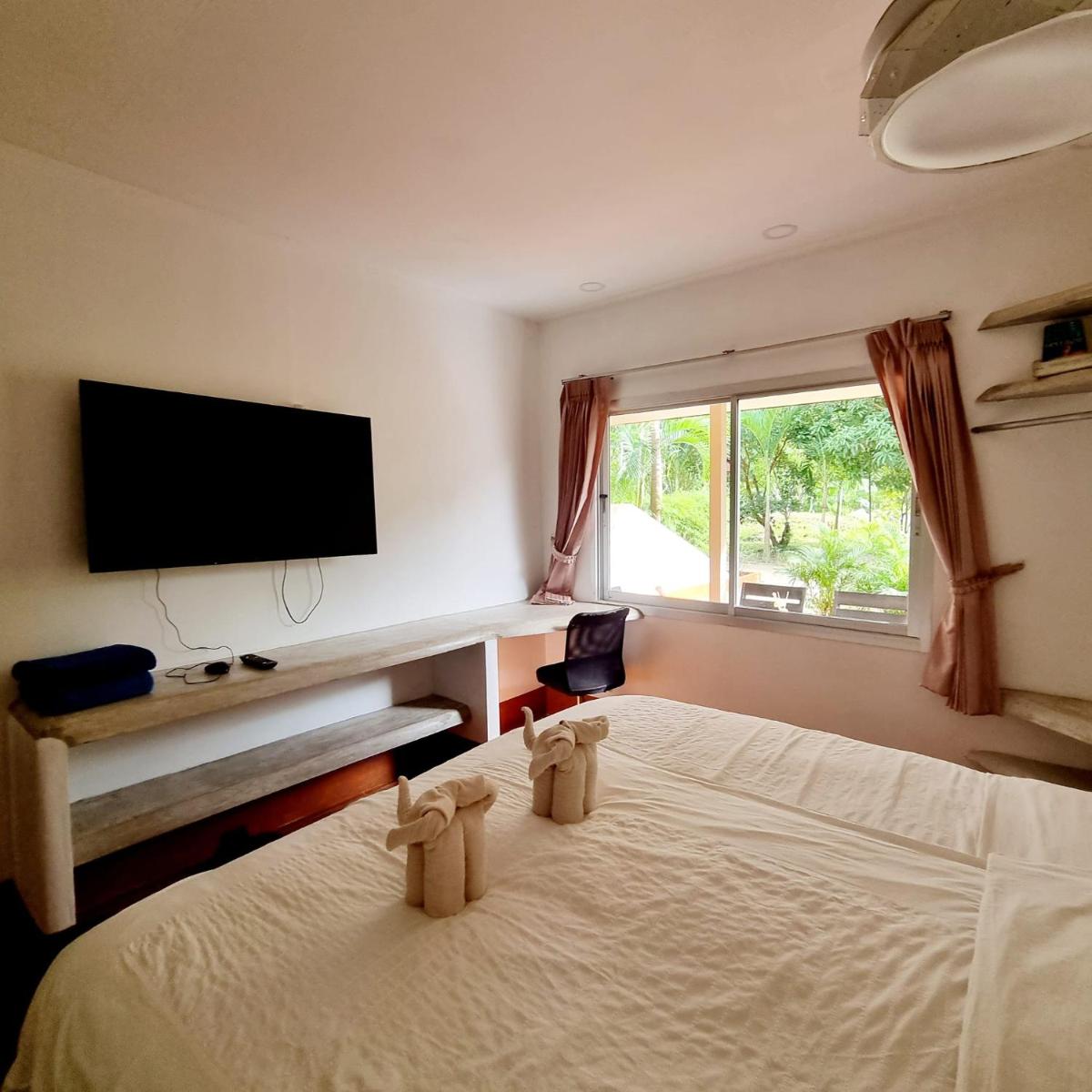 Filou Studio Golf Pool Access 29 67 - Housity