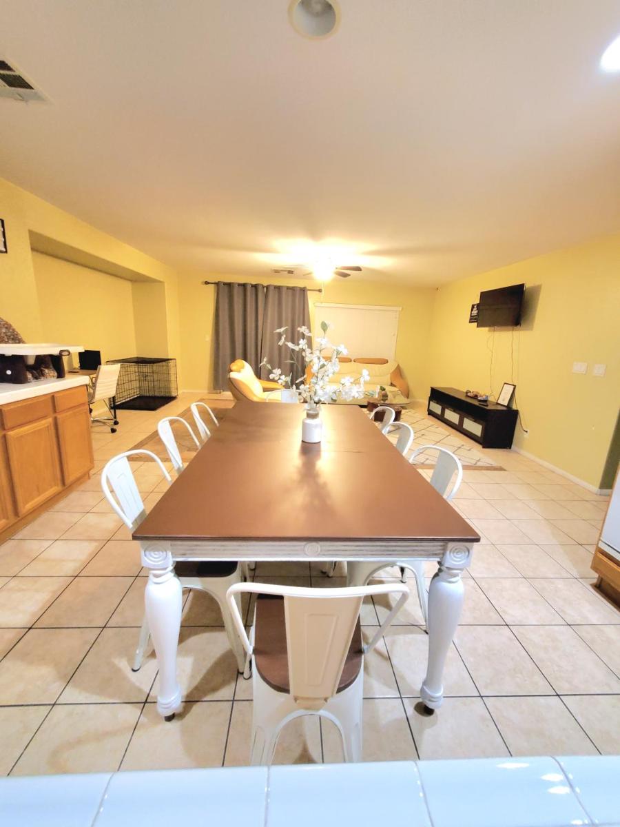 sleeps 16, jacuzzi, entire home - Housity