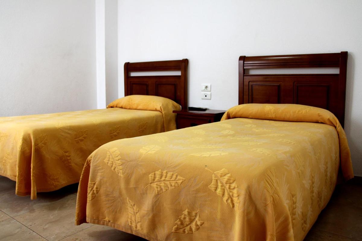 Hostal Restaurante La Masía - Housity