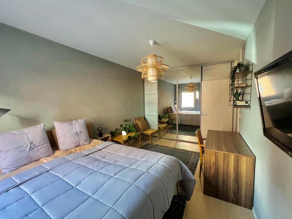 Oceanic & trendy two bedroom apartment with FREE parking - Housity