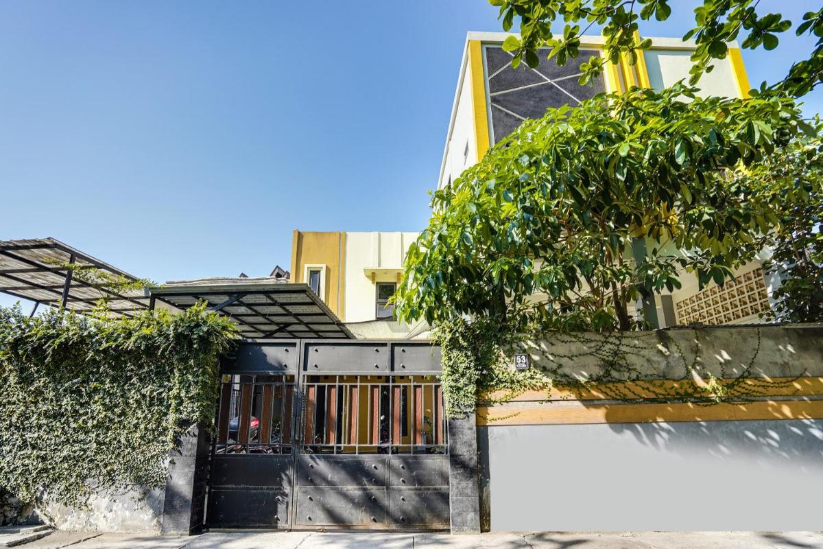 SPOT ON 91745 Rumah Kost Gresik Syariah - Housity