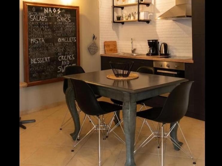 Moonstone house B - Housity