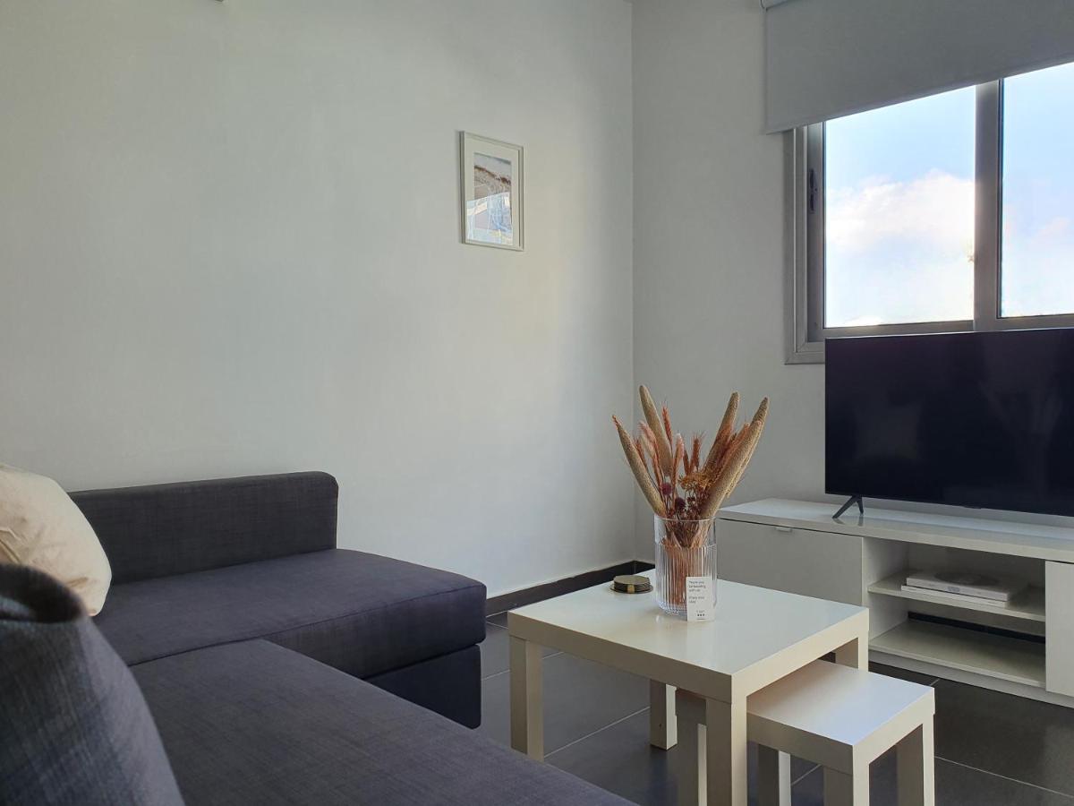 Phaedrus Living: City Center Cozy Flat Demetra 102 - Housity