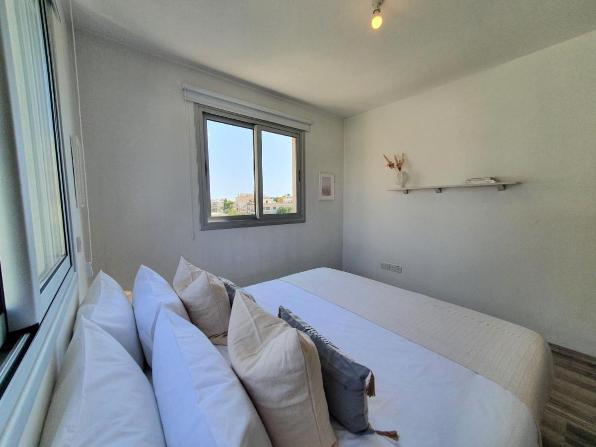 Phaedrus Living: City Center Cozy Flat Demetra 102 - Housity