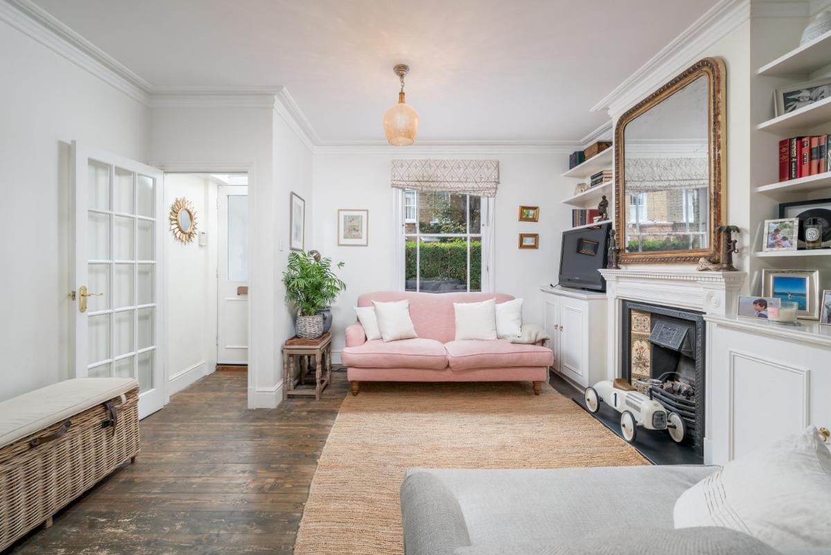JOIVY Cosy house with private garden in Battersea - Housity