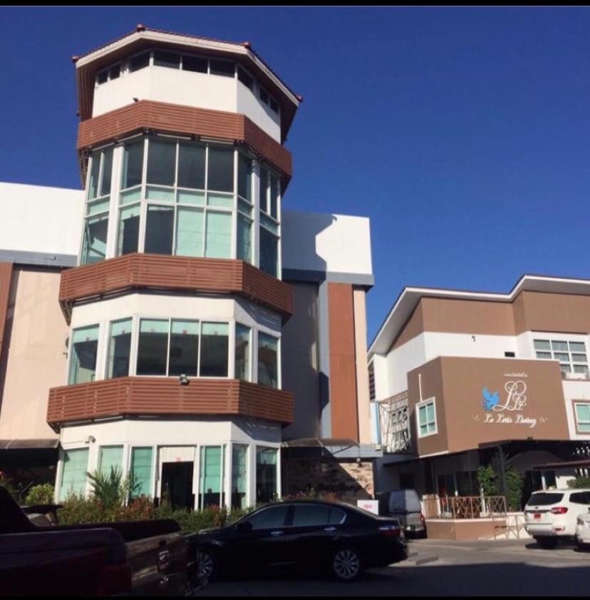 Le Lerts Living Hotel - Housity