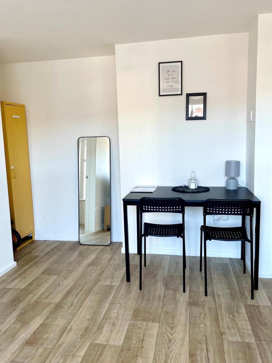 Central, Bright & Spacious Apartment - Parking Included - Housity