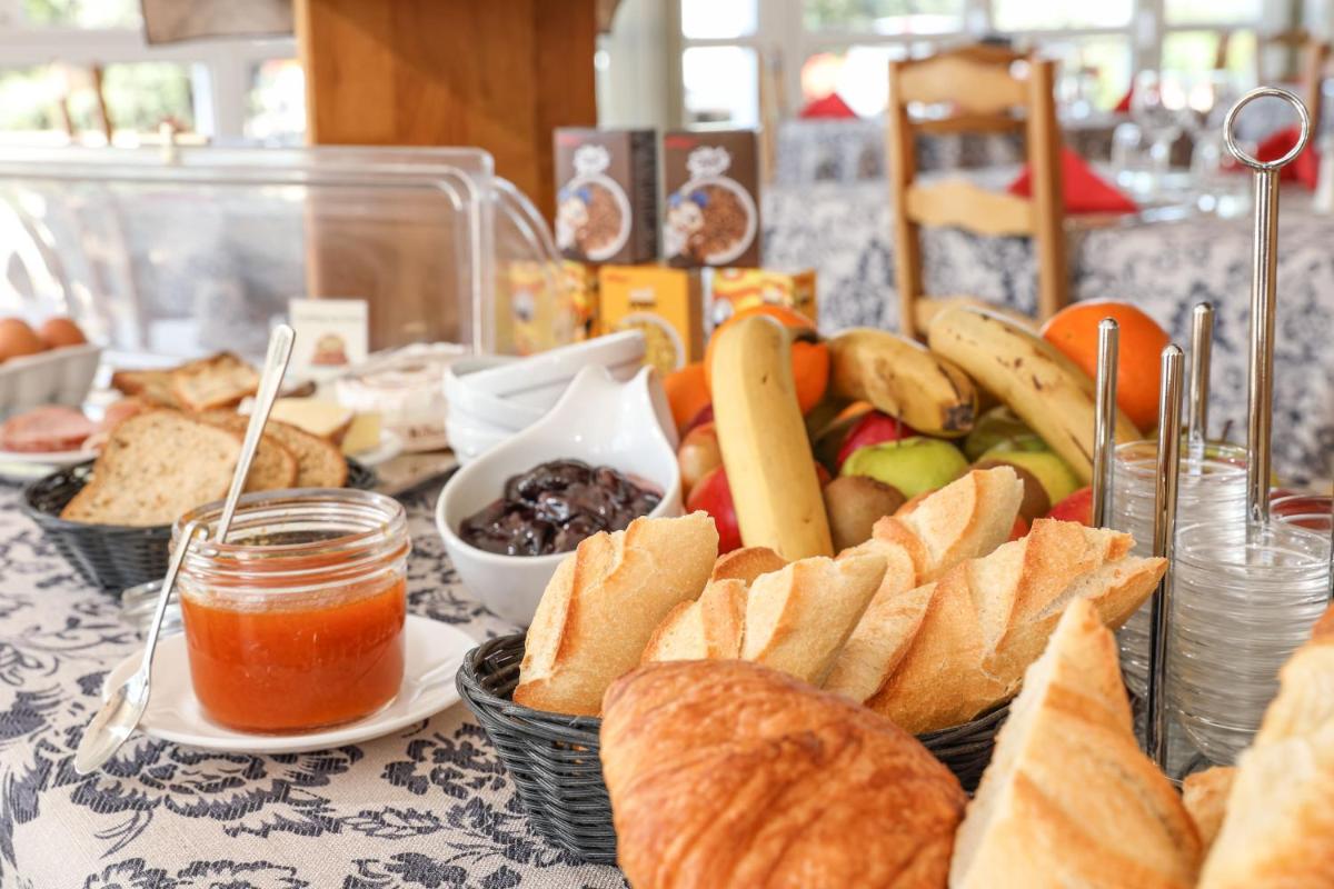 Nourriture dans l'hôtel ou à proximité