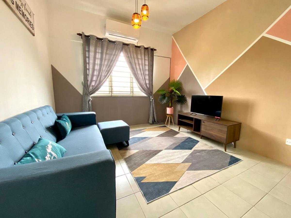 De'Colour Stay at Country Homes Rawang - Housity