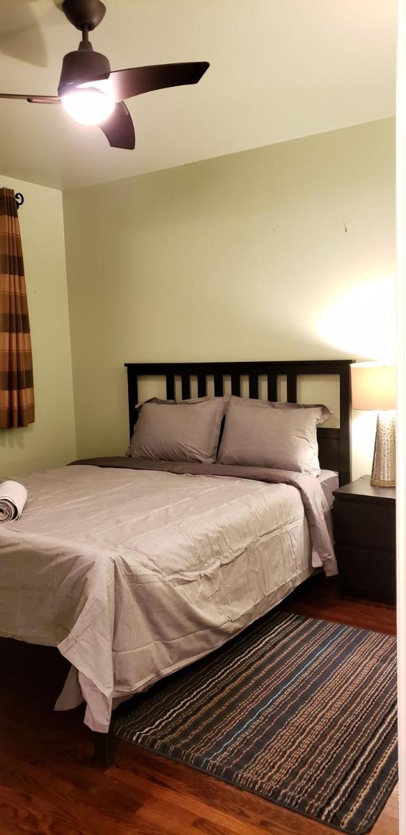 Bungalow with cozy 4 bedrooms on a Large property Lot Late check-out - Housity