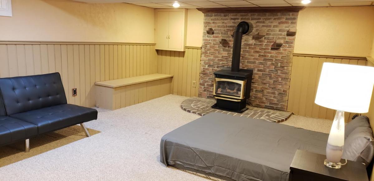 Bungalow with cozy 4 bedrooms on a Large property Lot Late check-out - Housity