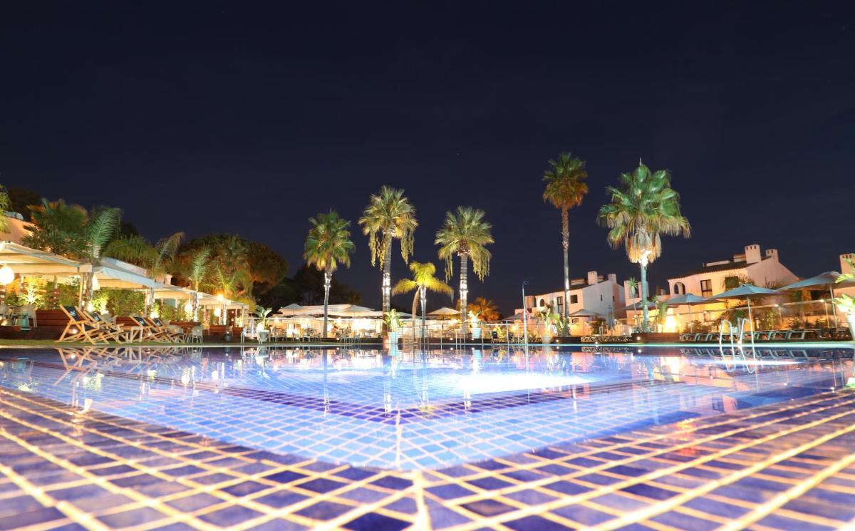 Apartamentos Honorio - Pool and Garden - Housity