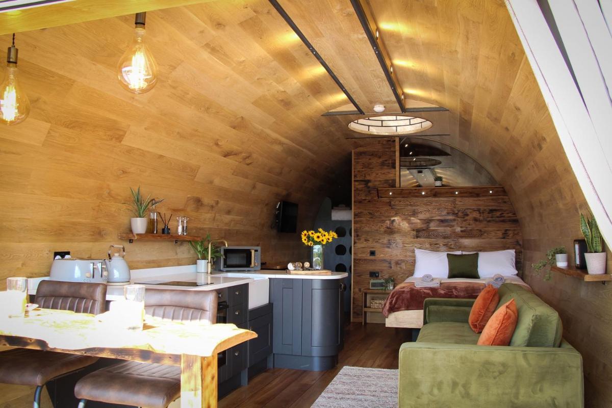 Burrow View - Housity