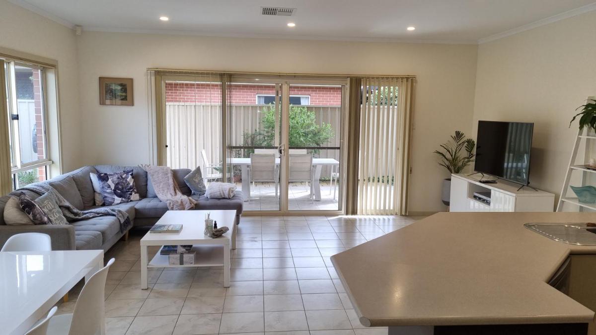 Victor Central Cottage Perfect Location - Housity