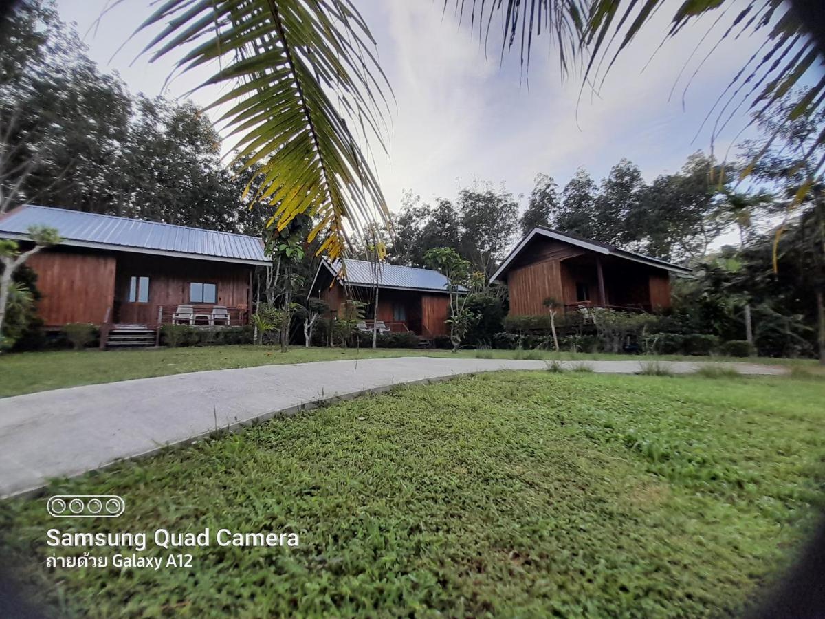 Lanta Para hut - Housity