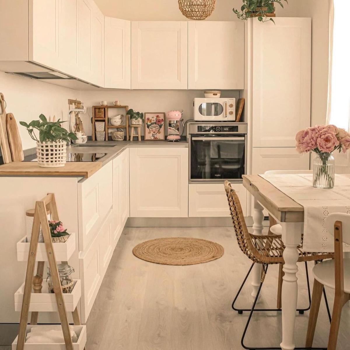 Daniel Host Sweet Home - Housity