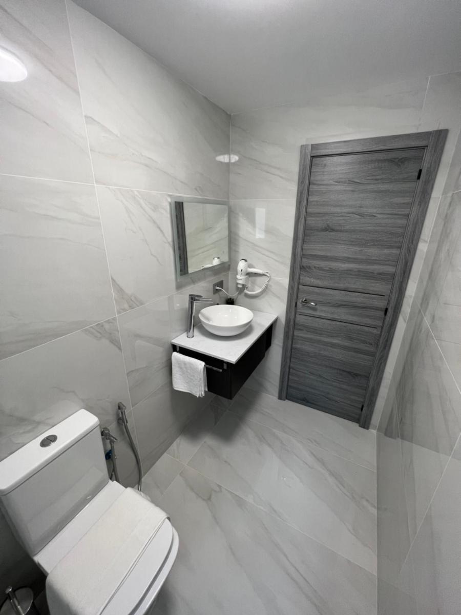 Suitetrails - Cozy beach side 2bd apartment, 150m to the beach