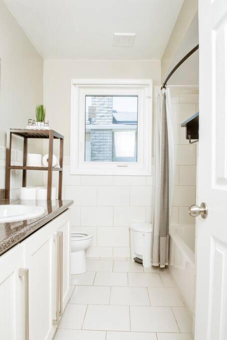 Suitetrails - Honey I'm Home Suite 2 bedroom upper level