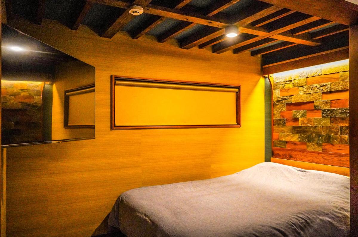 Nikko Cottage Yurt - Housity