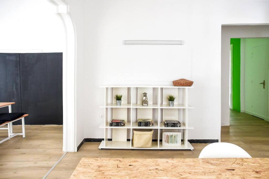 Suitetrails - 150m² Live/Work Unique&Sunlit Space in Athens