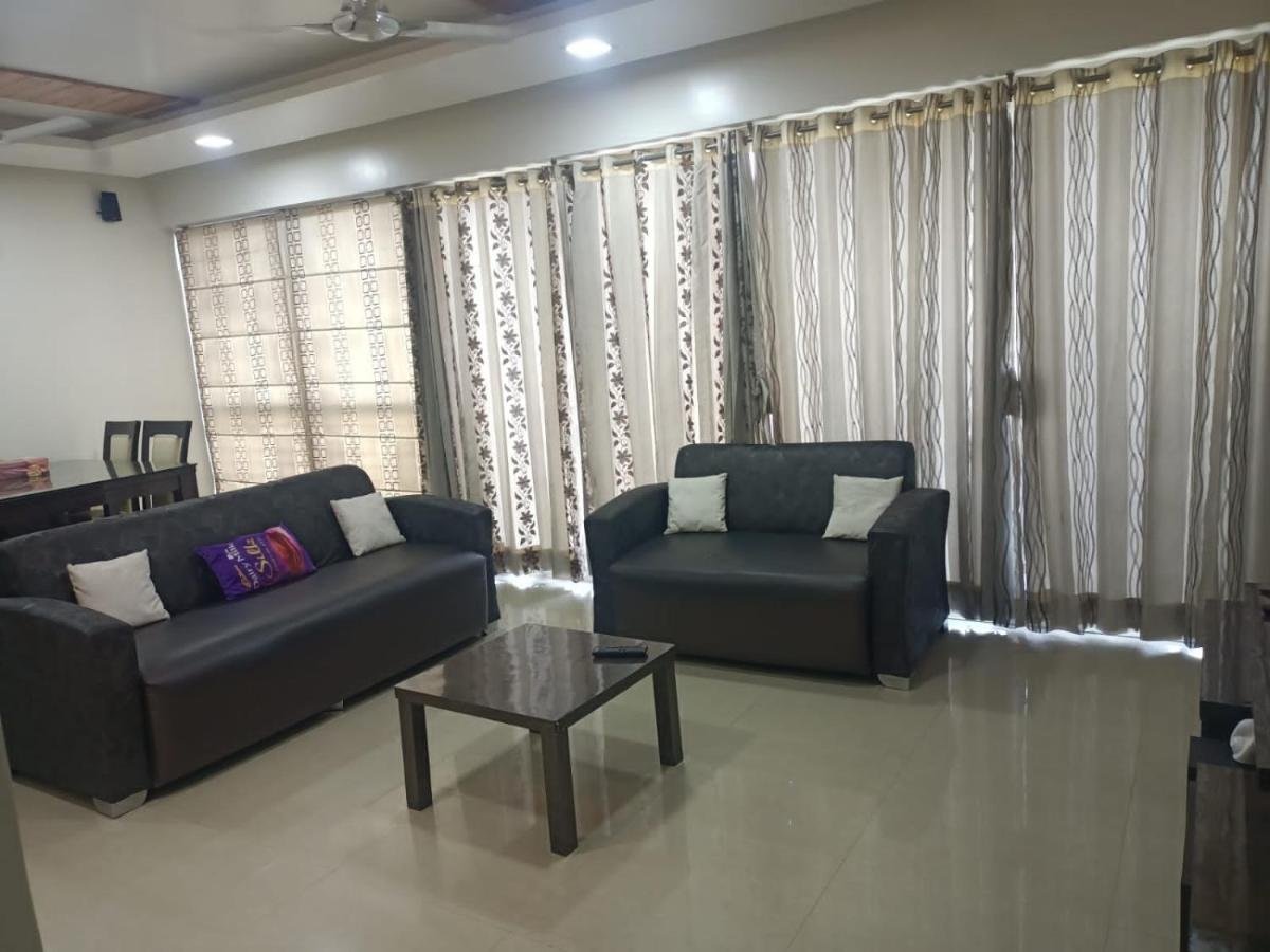 Royal Suites - 3 rooms Appt -Blue - Housity