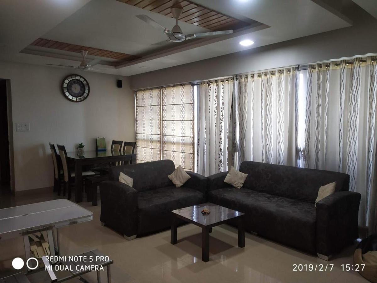 Royal Suites - 3 rooms Appt -Blue - Housity