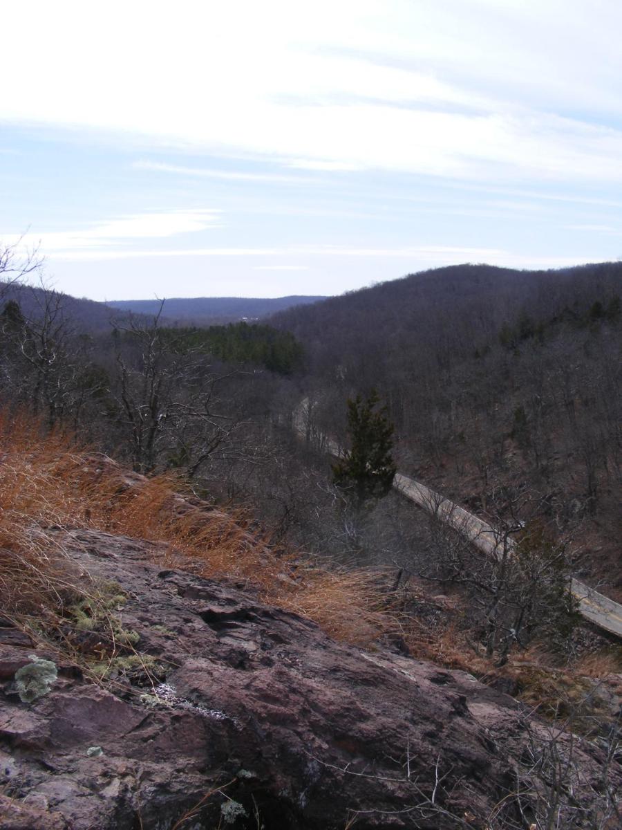 Shepherd Mountain Inn & Suites - Housity