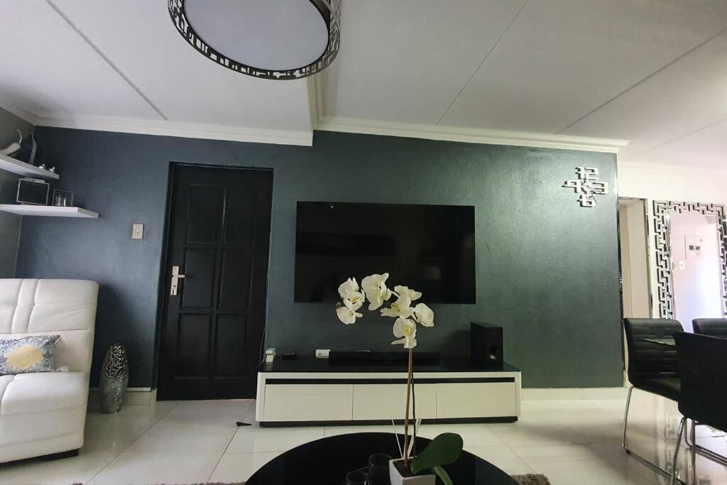 Suitetrails - Upmarket 3 Bedroom Apartment